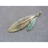 Zilver vergulde veertjes hanger met emaille.