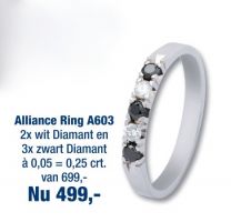 Witgouden ring met zwarte en witte diamant