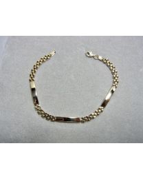 Gouden armband met 3 graveerplaatjes en Panter schakel.