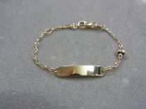 Baby naam armband goud, open schakel met hartje ertussen 9 tot 11 cm